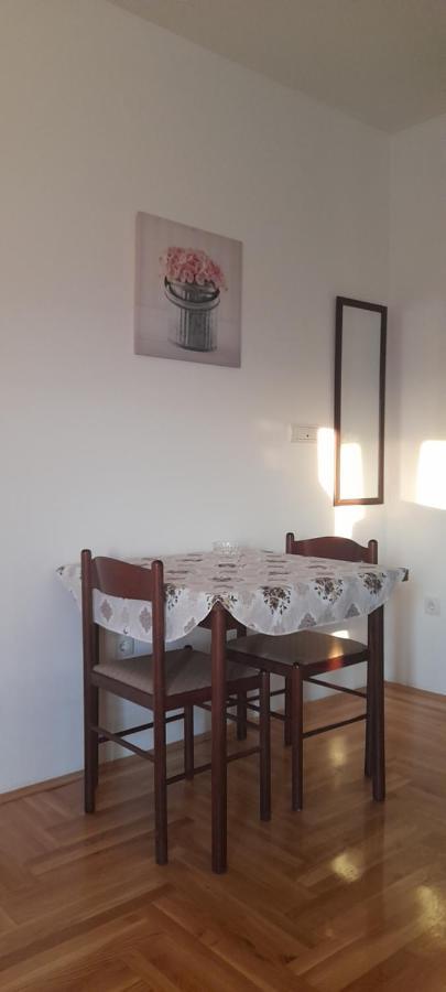 Luka Apartment *